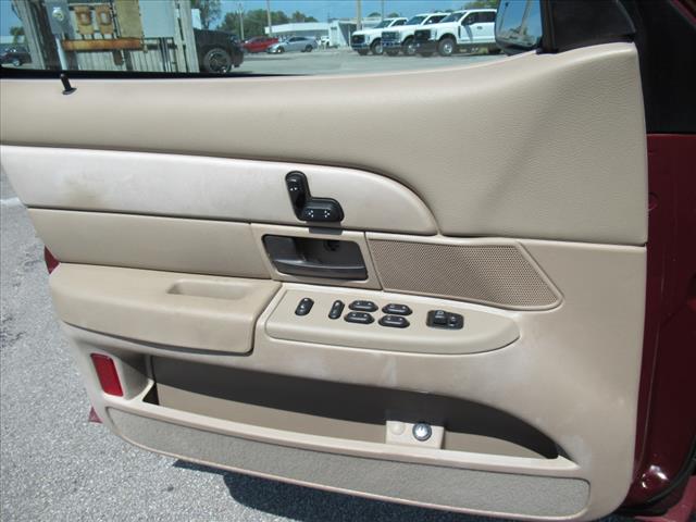 2004 Ford Crown Victoria Base