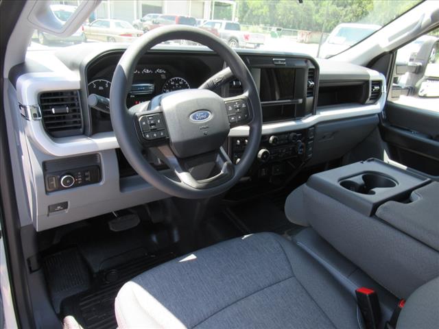 2025 Ford F-350 Super Duty XL
