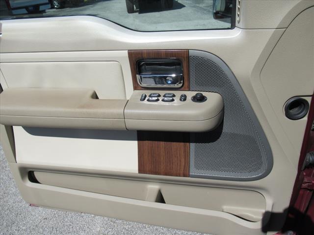 2004 Ford F-150 Lariat