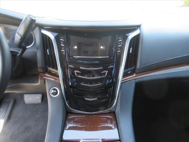 2017 Cadillac Escalade ESV Luxury