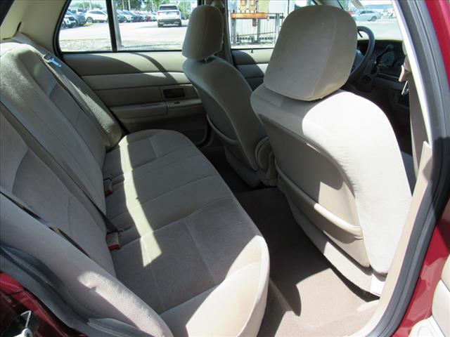2004 Ford Crown Victoria Base