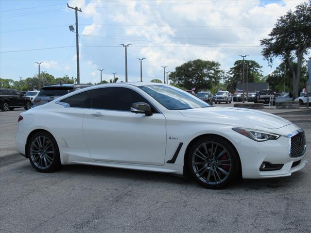 2017 INFINITI Q60 Red Sport 400