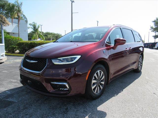 2021 Chrysler Pacifica Hybrid Touring L