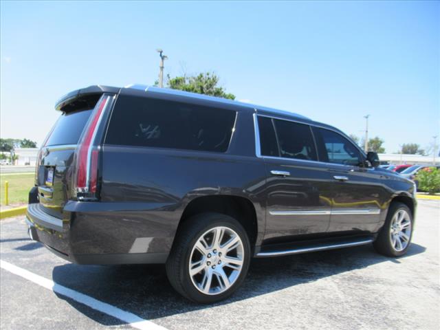 2017 Cadillac Escalade ESV Luxury