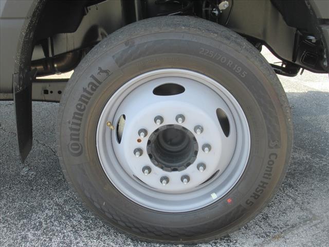 2024 Ford S/D C/C XL