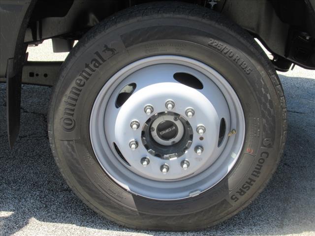 2024 Ford S/D C/C XL
