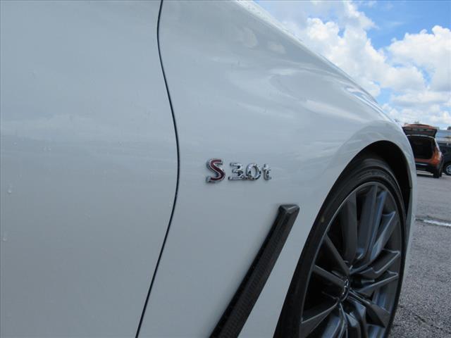 2017 INFINITI Q60 Red Sport 400