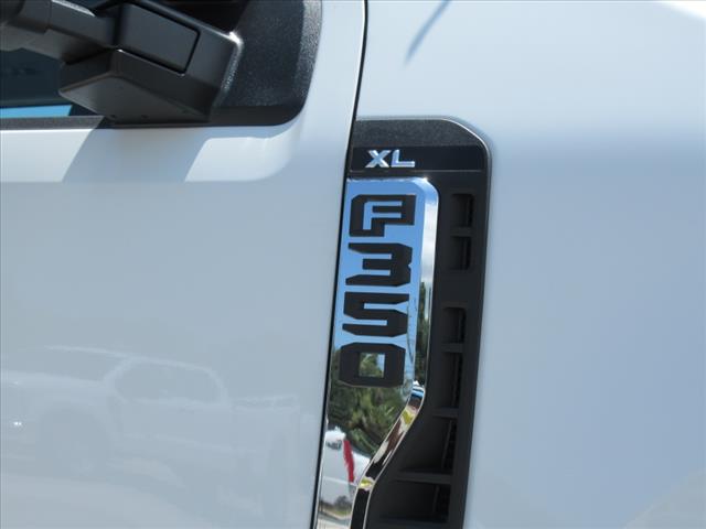 2025 Ford F-350 Super Duty XL