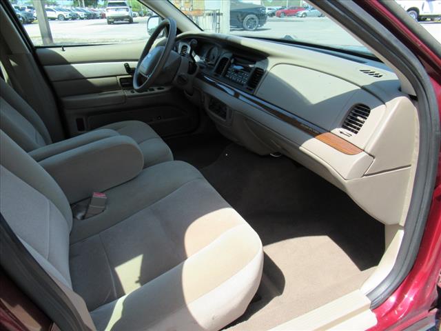 2004 Ford Crown Victoria Base