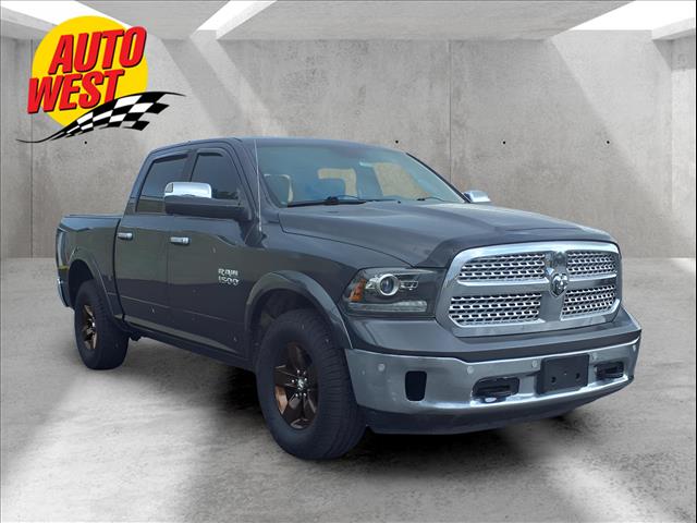 2015 RAM 1500 4WD Crew Cab 140.5