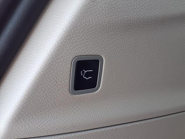 2024 Chrysler Voyager LX FWD