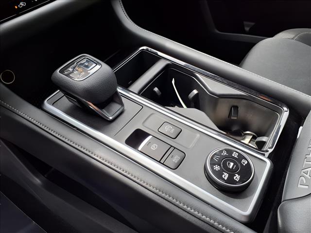 2022 Nissan Pathfinder SV 4WD