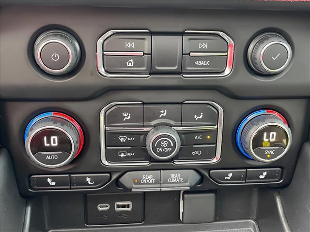 2022 Chevrolet Suburban 4WD 4dr RST