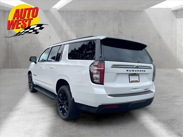2022 Chevrolet Suburban 4WD 4dr RST