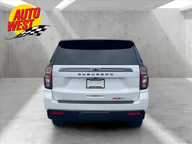 2022 Chevrolet Suburban 4WD 4dr RST