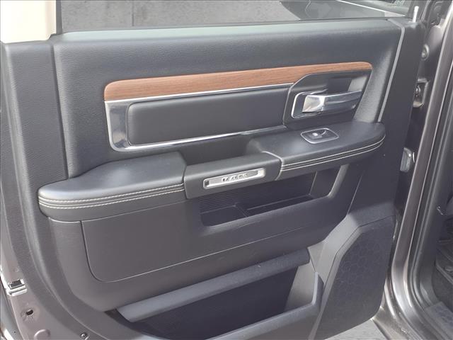 2015 RAM 1500 4WD Crew Cab 140.5