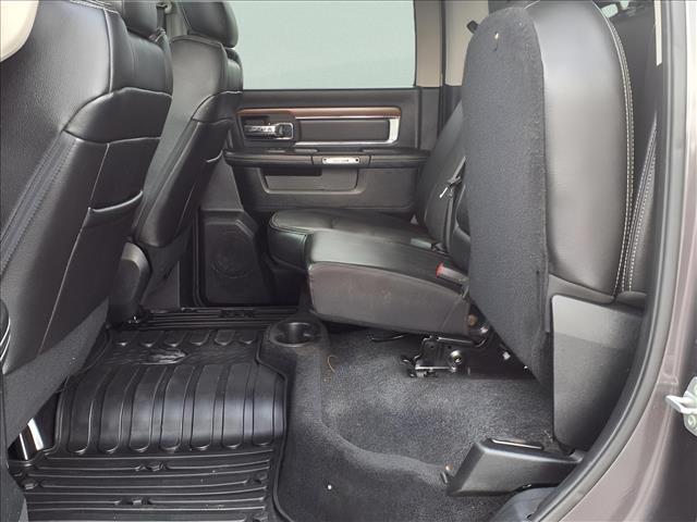 2015 RAM 1500 4WD Crew Cab 140.5