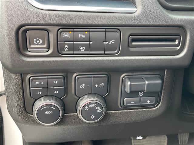 2022 Chevrolet Suburban 4WD 4dr RST