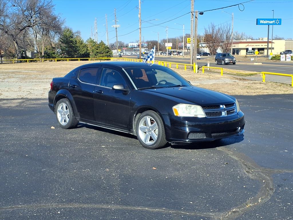 2013 Dodge Avenger SE's photo