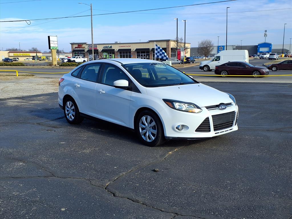 2012 Ford Focus SE's photo