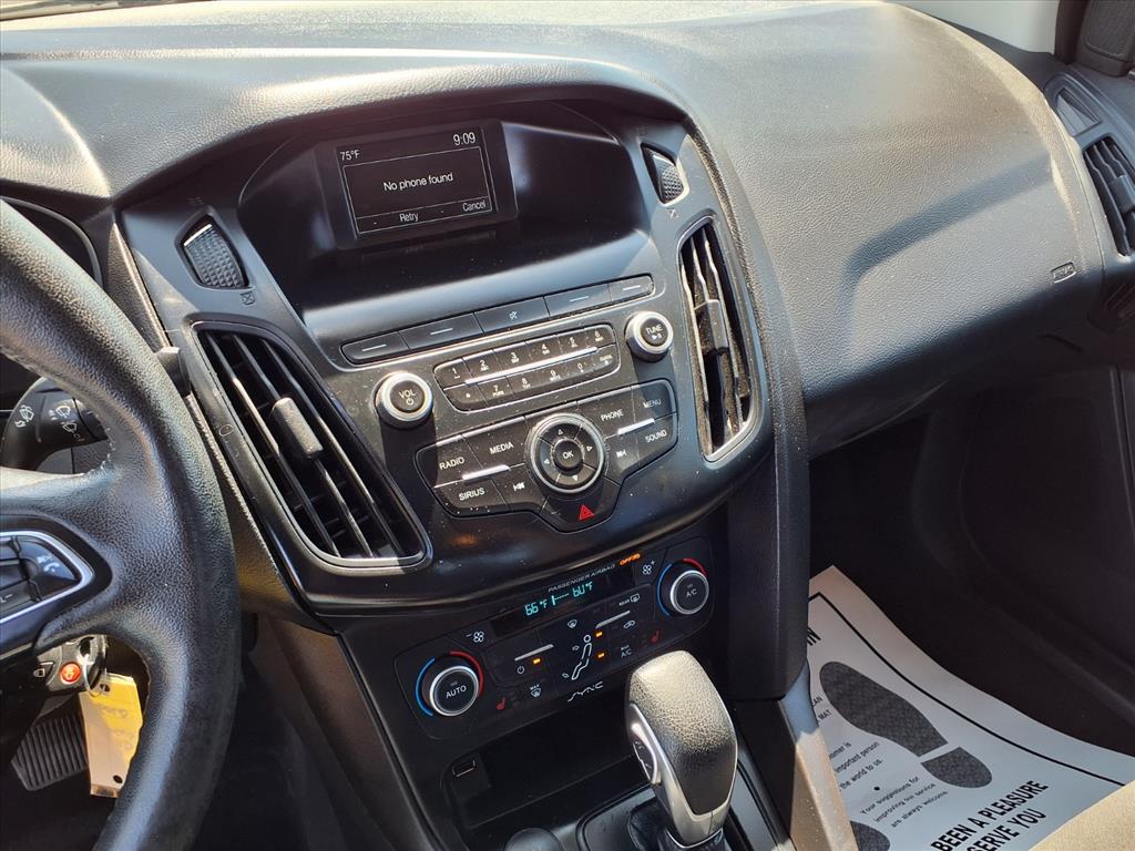 2018 Ford Focus SE - Photo 7