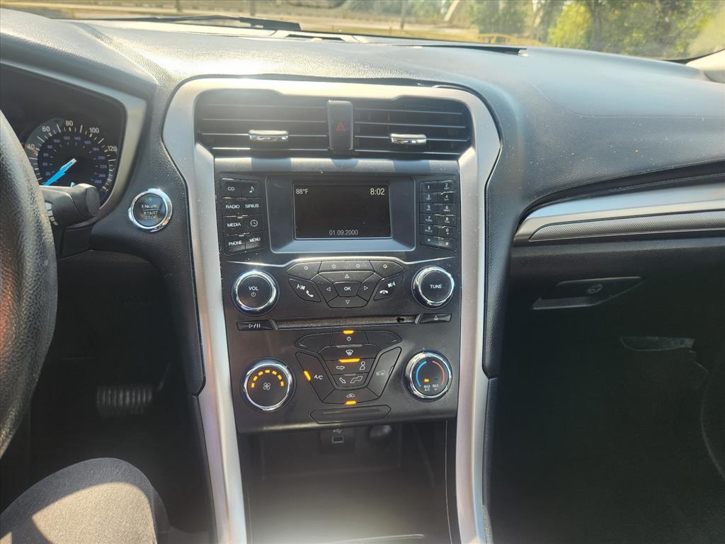 2017 Ford Fusion SE - Photo 7