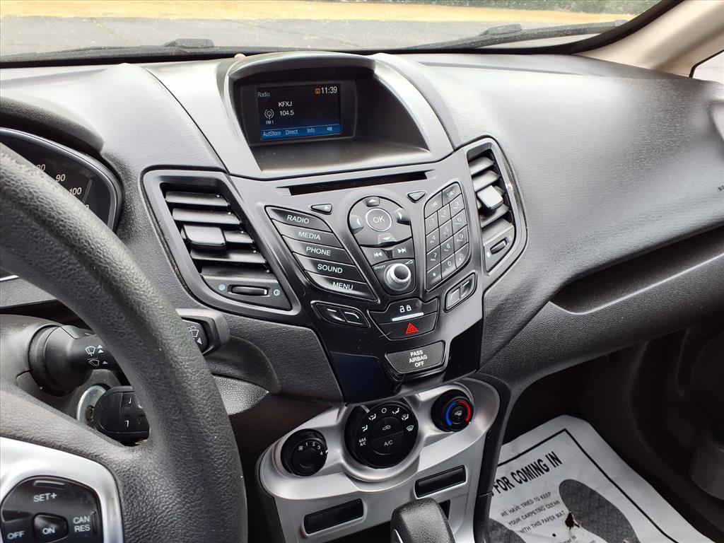 2019 Ford Fiesta SE - Photo 8