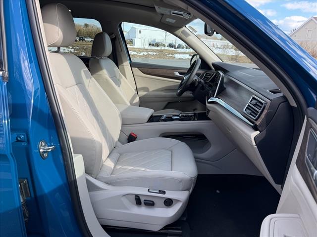 2025 Volkswagen Atlas SEL Premium R-Line 4Motion - Photo 10
