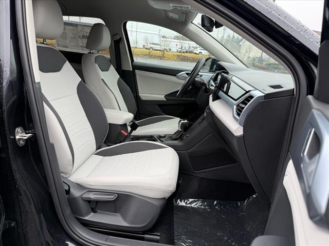 2025 Volkswagen Taos SE 4Motion - Photo 10