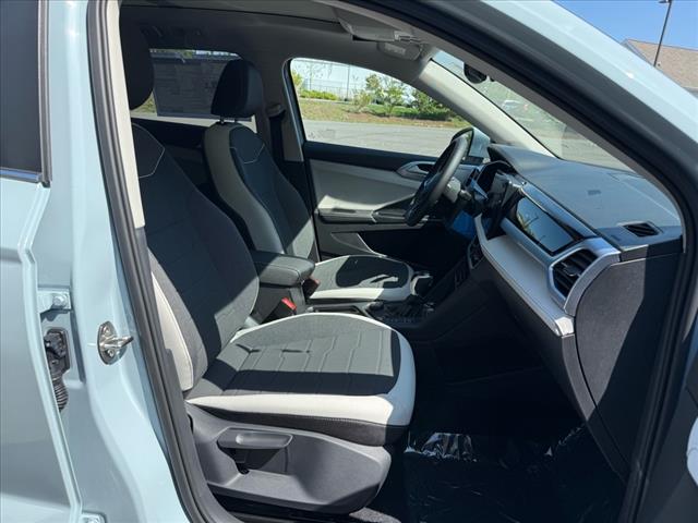 2025 Volkswagen Taos SE 4Motion - Photo 10