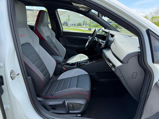 2025 Volkswagen Golf GTI SE - Photo 10