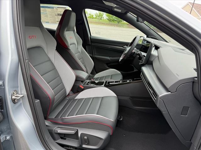 2025 Volkswagen Golf GTI Autobahn - Photo 10