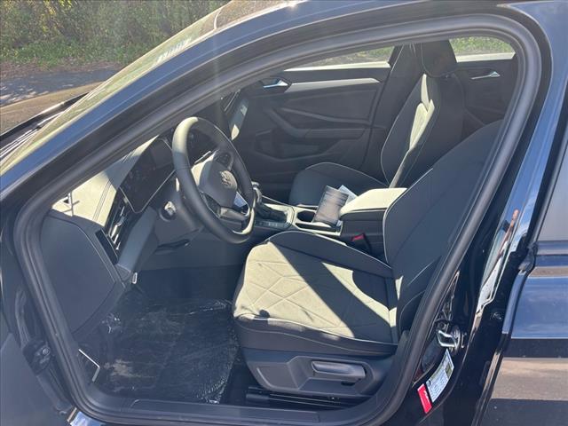2025 Volkswagen Jetta Sport - Photo 11