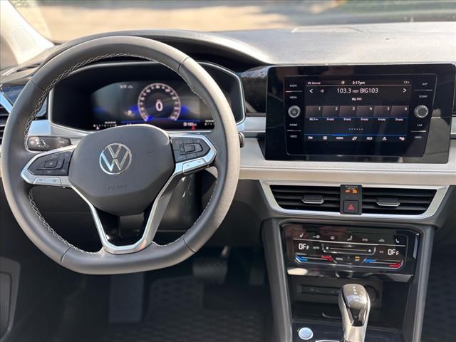 2025 Volkswagen Taos SE 4Motion - Photo 12