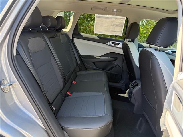 2025 Volkswagen Taos SE 4Motion - Photo 12