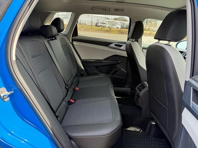2025 Volkswagen Taos SE 4Motion - Photo 12