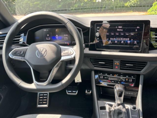 2025 Volkswagen Jetta Sport - Photo 12