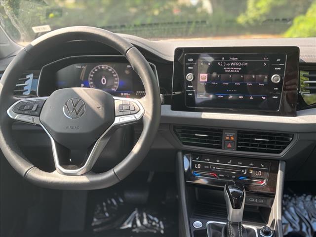 2025 Volkswagen Jetta SE - Photo 12