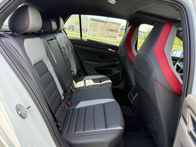 2025 Volkswagen Golf GTI SE - Photo 12