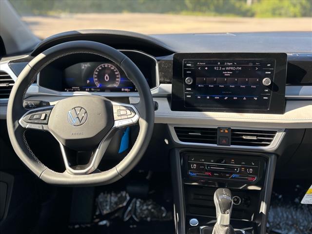 2025 Volkswagen Taos SE 4Motion - Photo 13