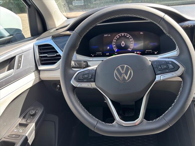 2025 Volkswagen Taos SE 4Motion - Photo 13