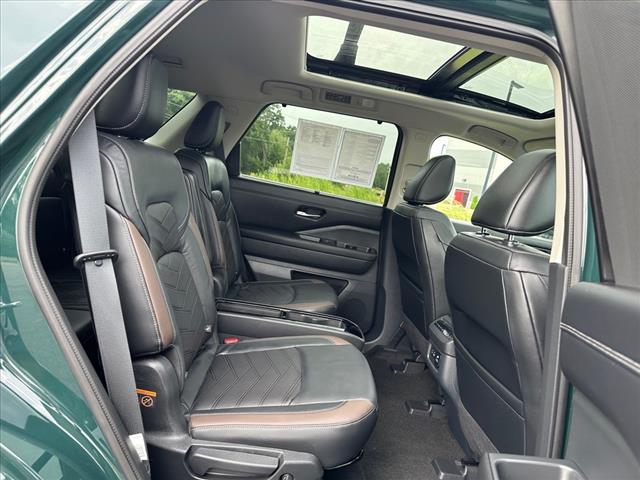 2022 Nissan Pathfinder Platinum - Photo 13