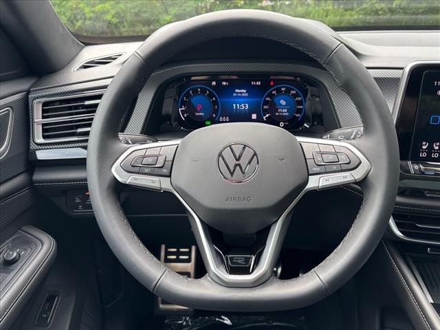 2025 Volkswagen Atlas Cross Sport SEL R-Line Black 4Motion - Photo 14