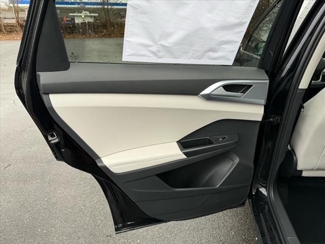 2025 Volkswagen Taos SE 4Motion - Photo 14