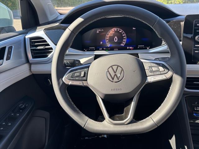 2025 Volkswagen Taos SE 4Motion - Photo 14