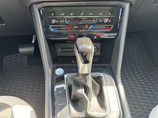 2025 Volkswagen Taos SE 4Motion - Photo 14