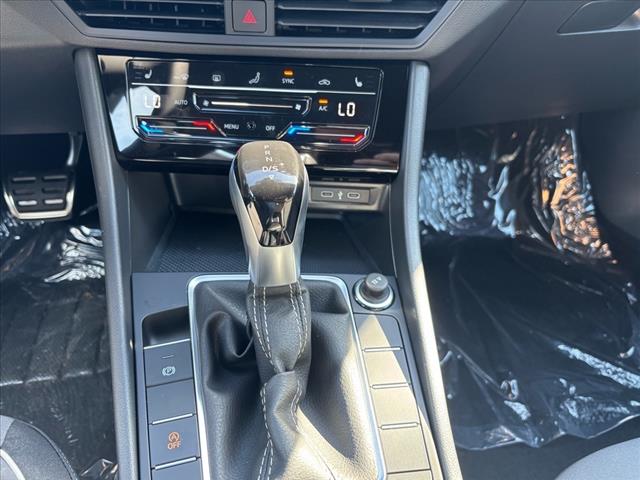 2025 Volkswagen Jetta Sport - Photo 14