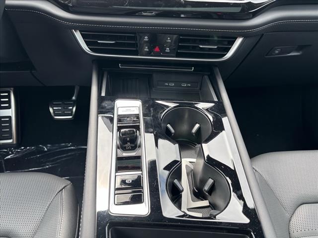 2025 Volkswagen Atlas Cross Sport SEL R-Line Black 4Motion - Photo 15