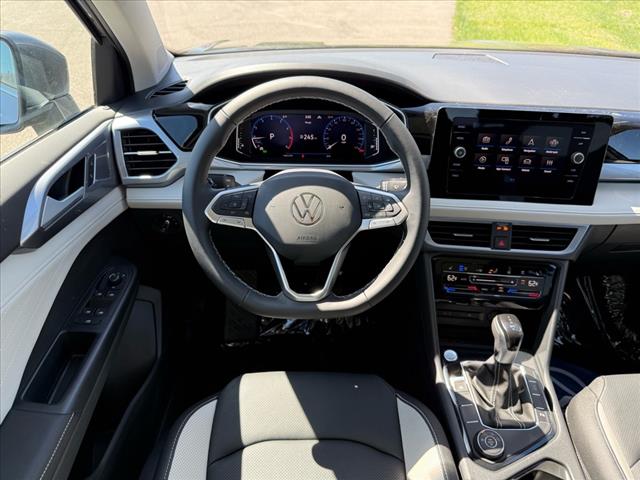 2025 Volkswagen Taos SEL 4Motion - Photo 15