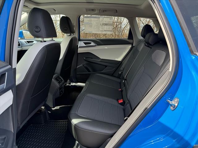 2025 Volkswagen Taos SE 4Motion - Photo 15